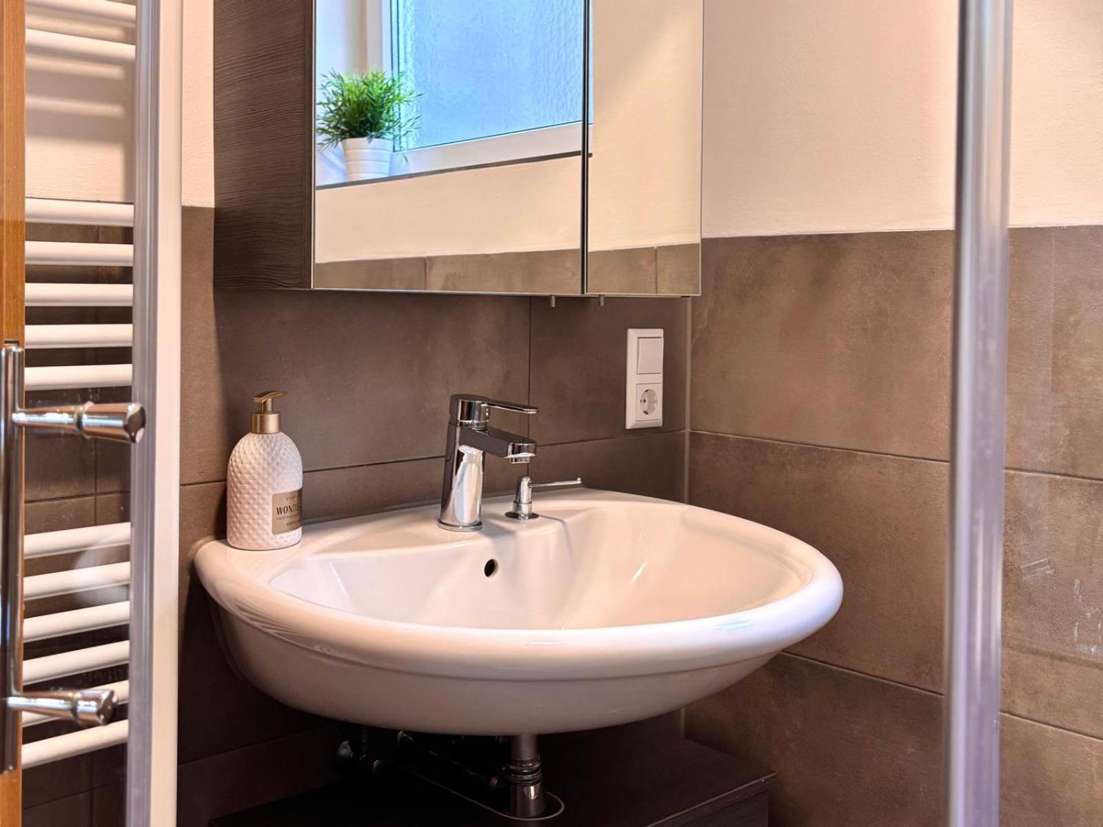 Ferienwohnung Emilia, 36Qm Münsingen エクステリア 写真