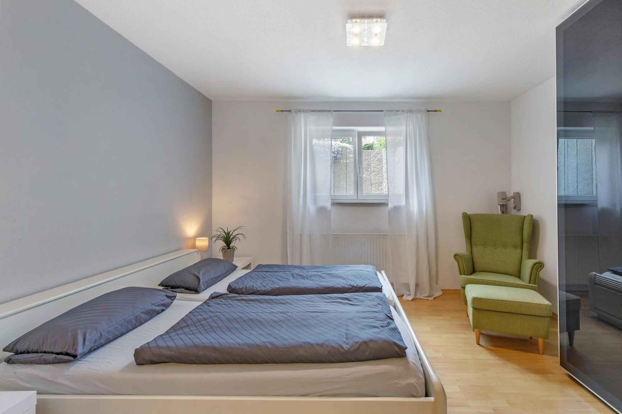 Ferienwohnung Emilia, 36Qm Münsingen エクステリア 写真