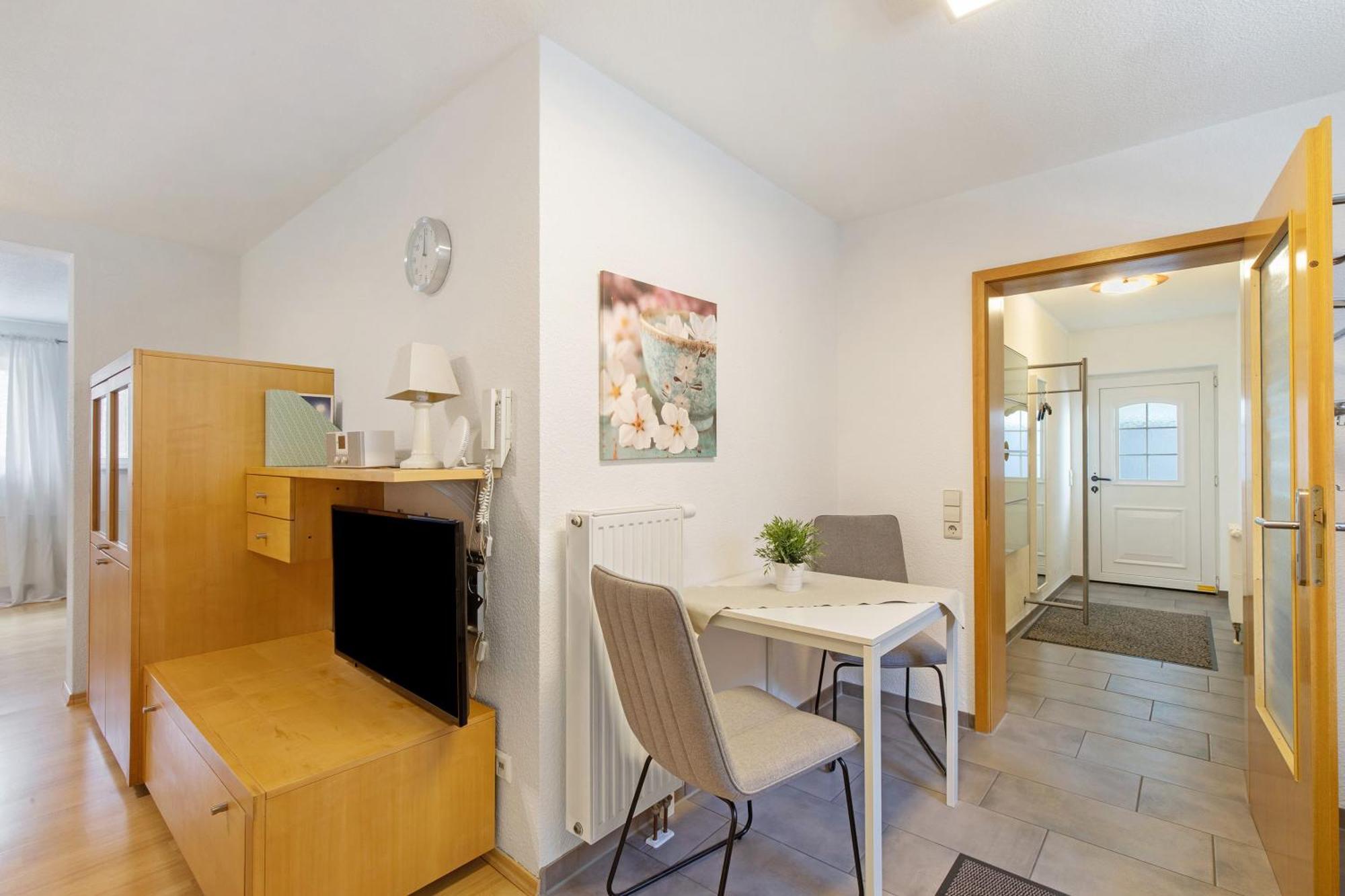 Ferienwohnung Emilia, 36Qm Münsingen エクステリア 写真