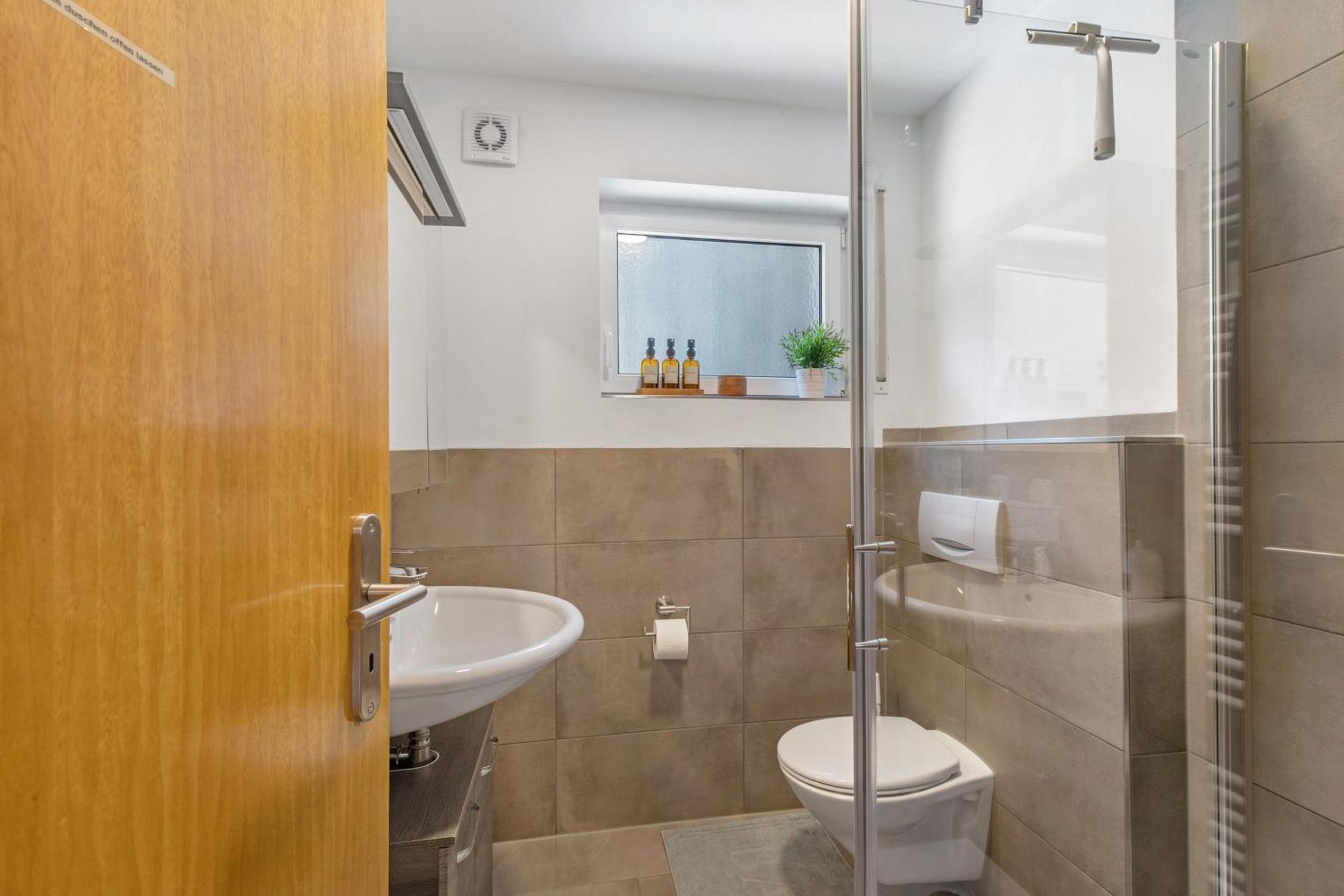 Ferienwohnung Emilia, 36Qm Münsingen エクステリア 写真